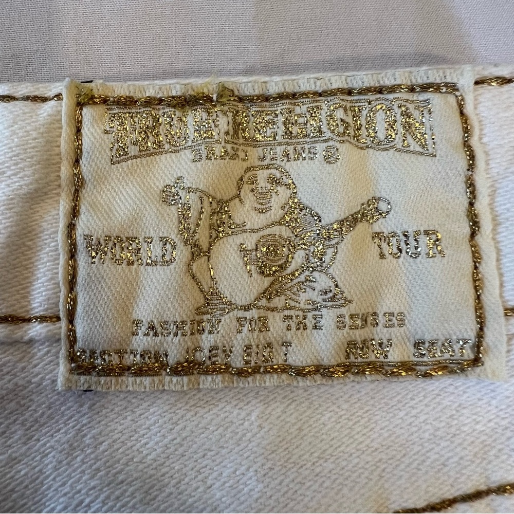 True Religion Joey Big T Y2K Gold Embroidered Flare White Denim Jeans Size 26 - Picture 13 of 14